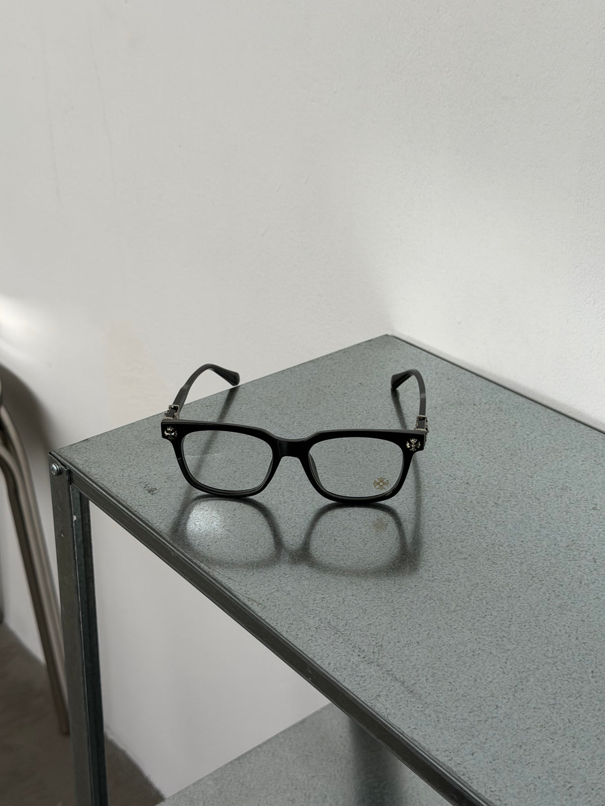 Kushka eye glass