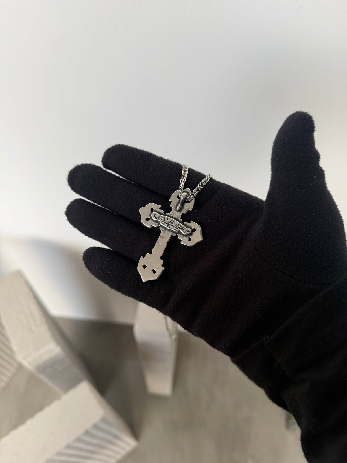 CH cross x01 pendent