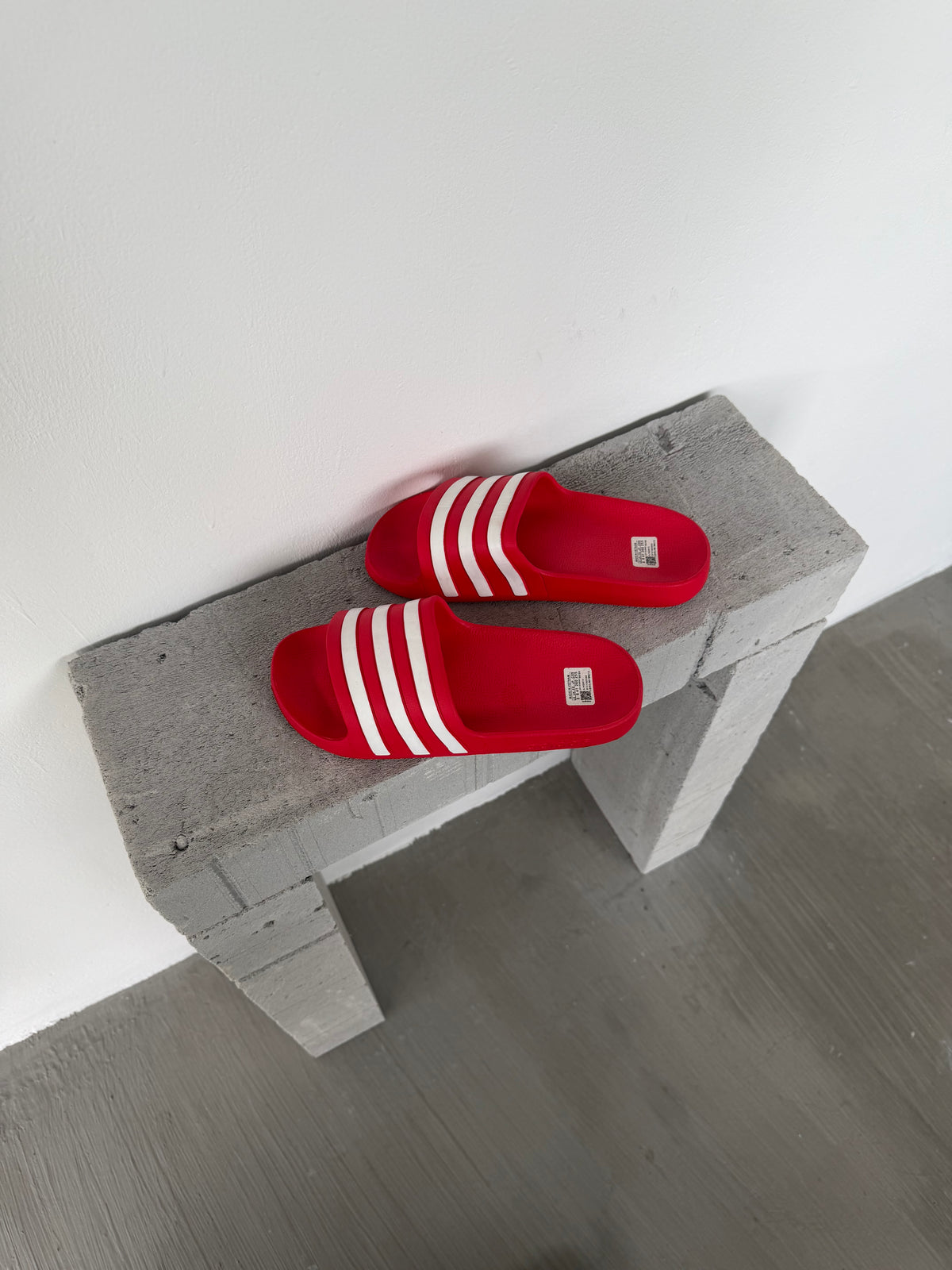 Blactify Red Slides
