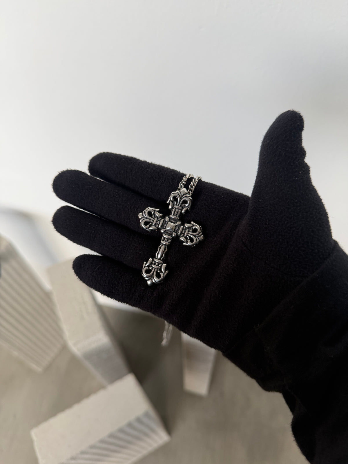 CH cross x01 pendent