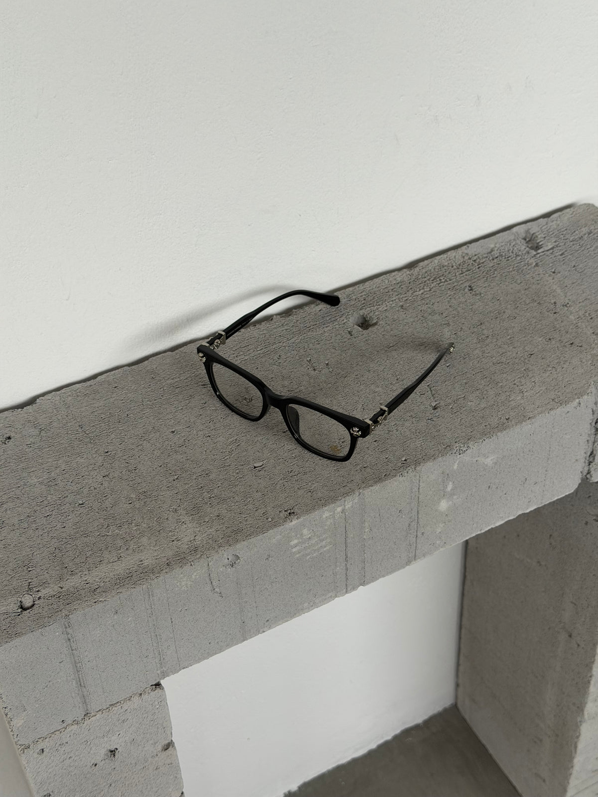 Kushka eye glass
