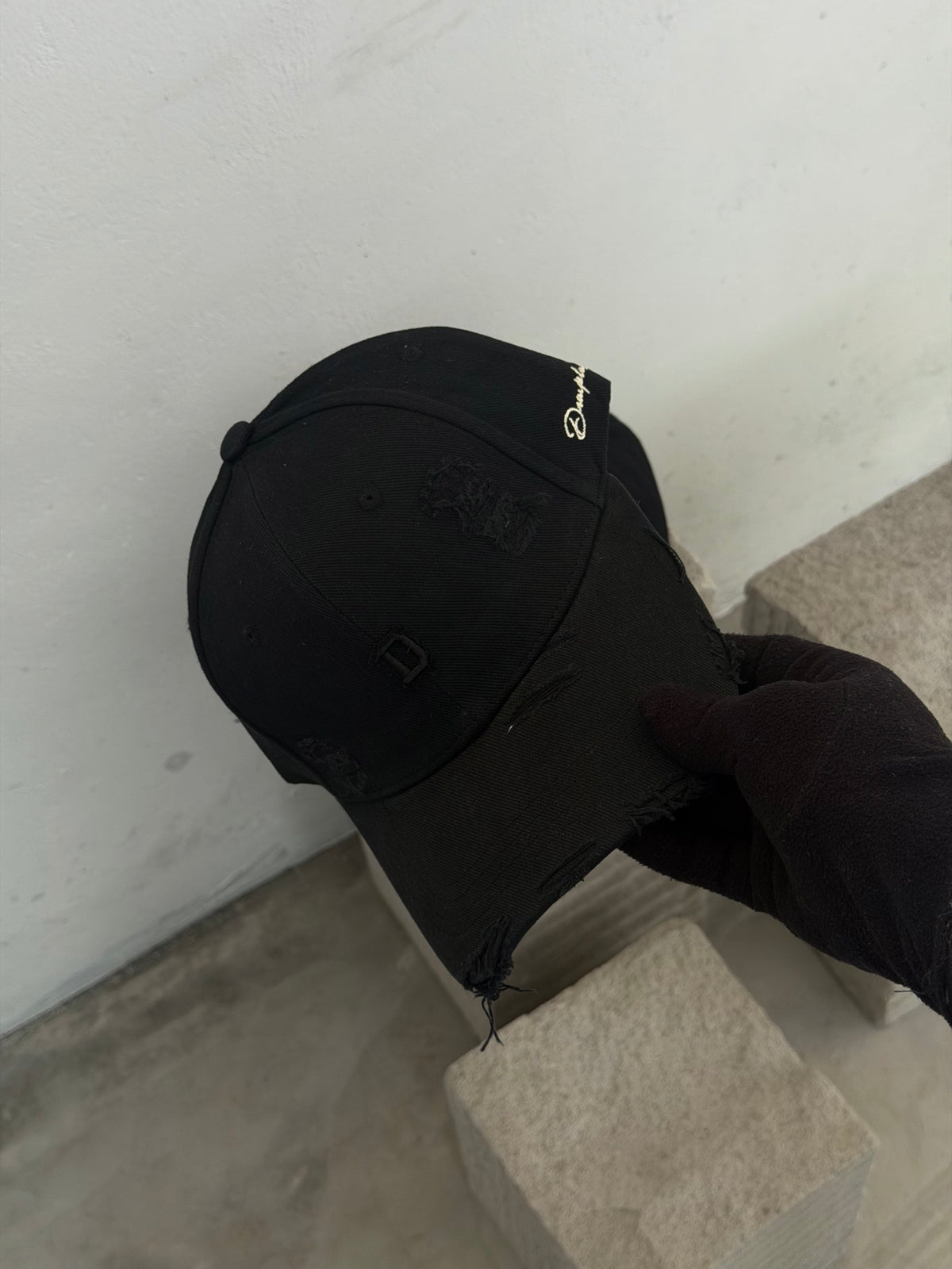 D cap
