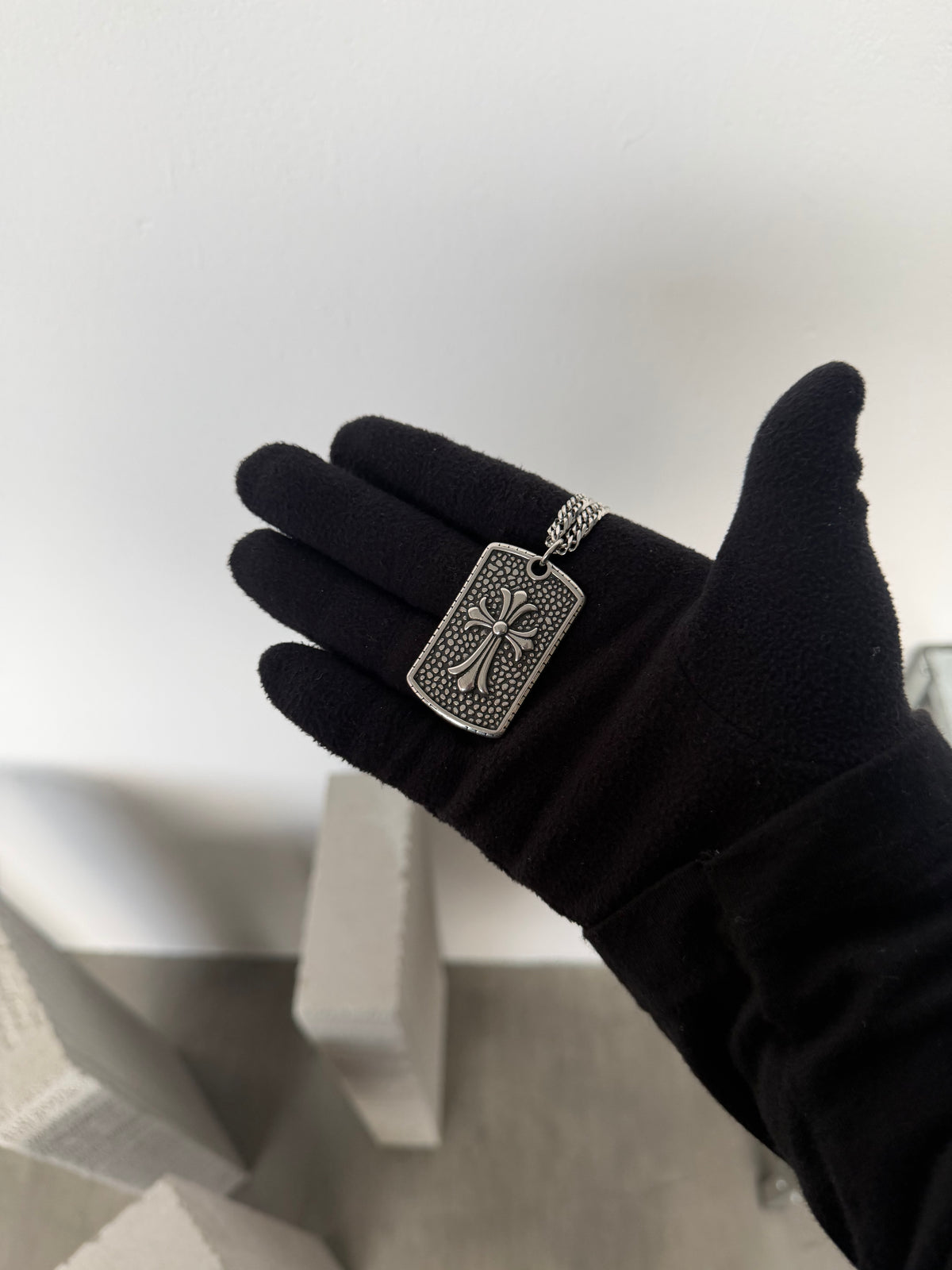 CH G cross plate pendent