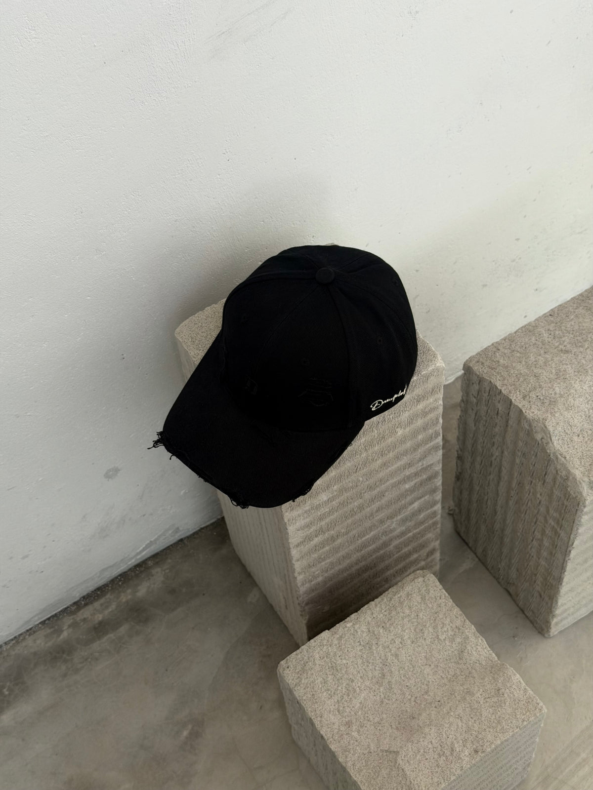 D cap
