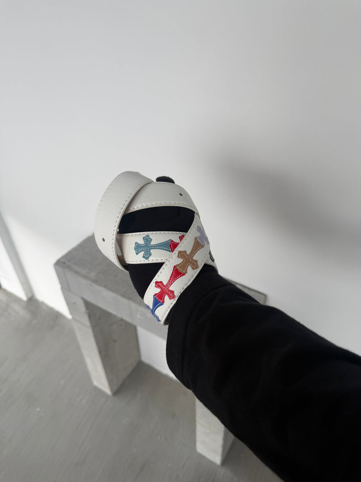 Blactify white cross belt 06