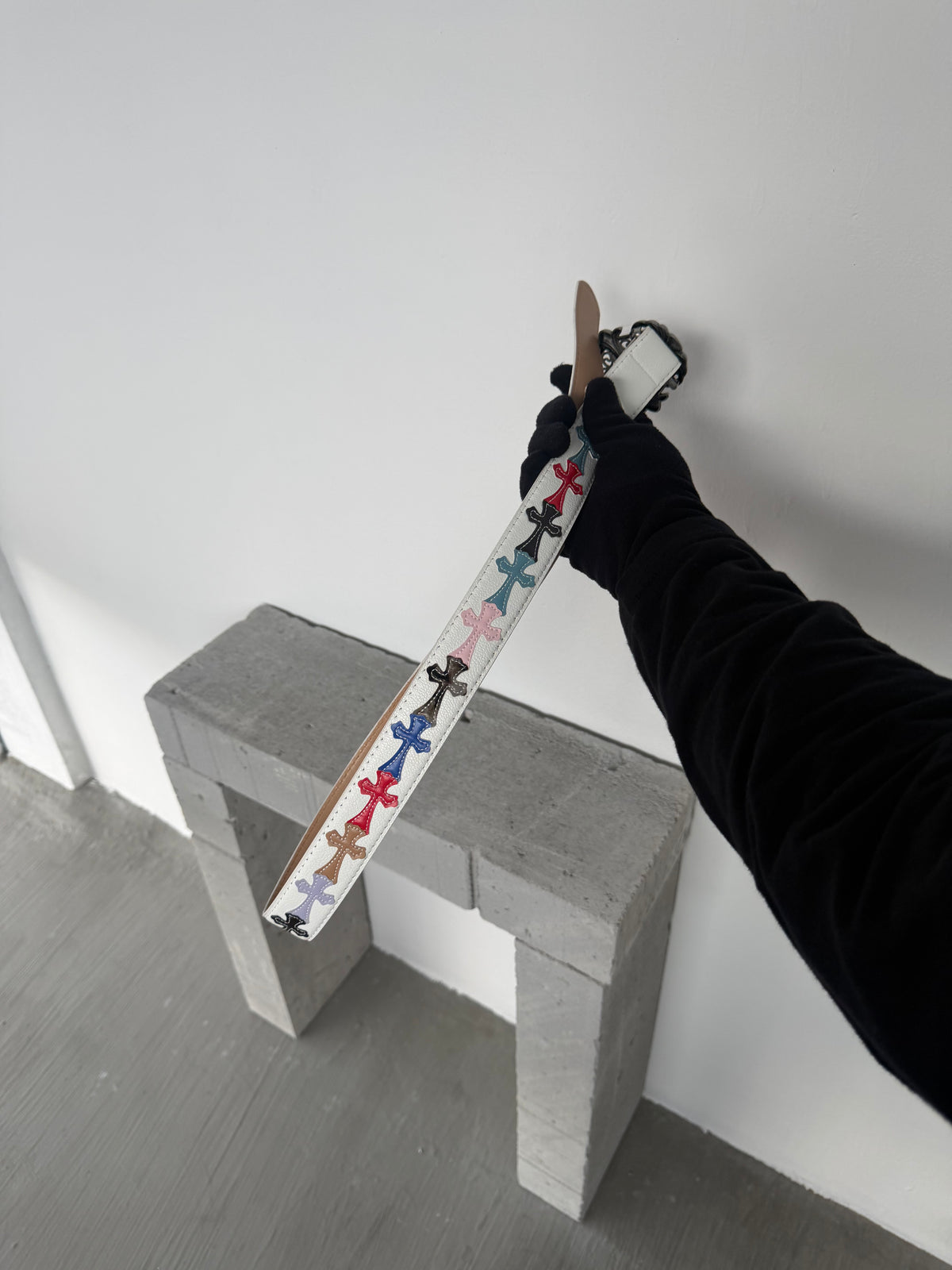 Blactify white cross belt 06